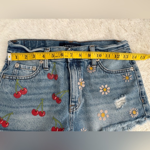 Aeropostale Vintage High Rise Shorty Shorts  Cherry And Daisy Print Women Sz 0 - Picture 5 of 7